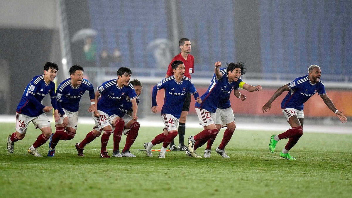 Shuji Kajiyama/AP : Players of Yokohama F. Marinos celebrate after beating Ulsan Hyundai during the second leg of their AFC Champions League semi-final match in Yokohama, south of Tokyo on April 24, 2024.